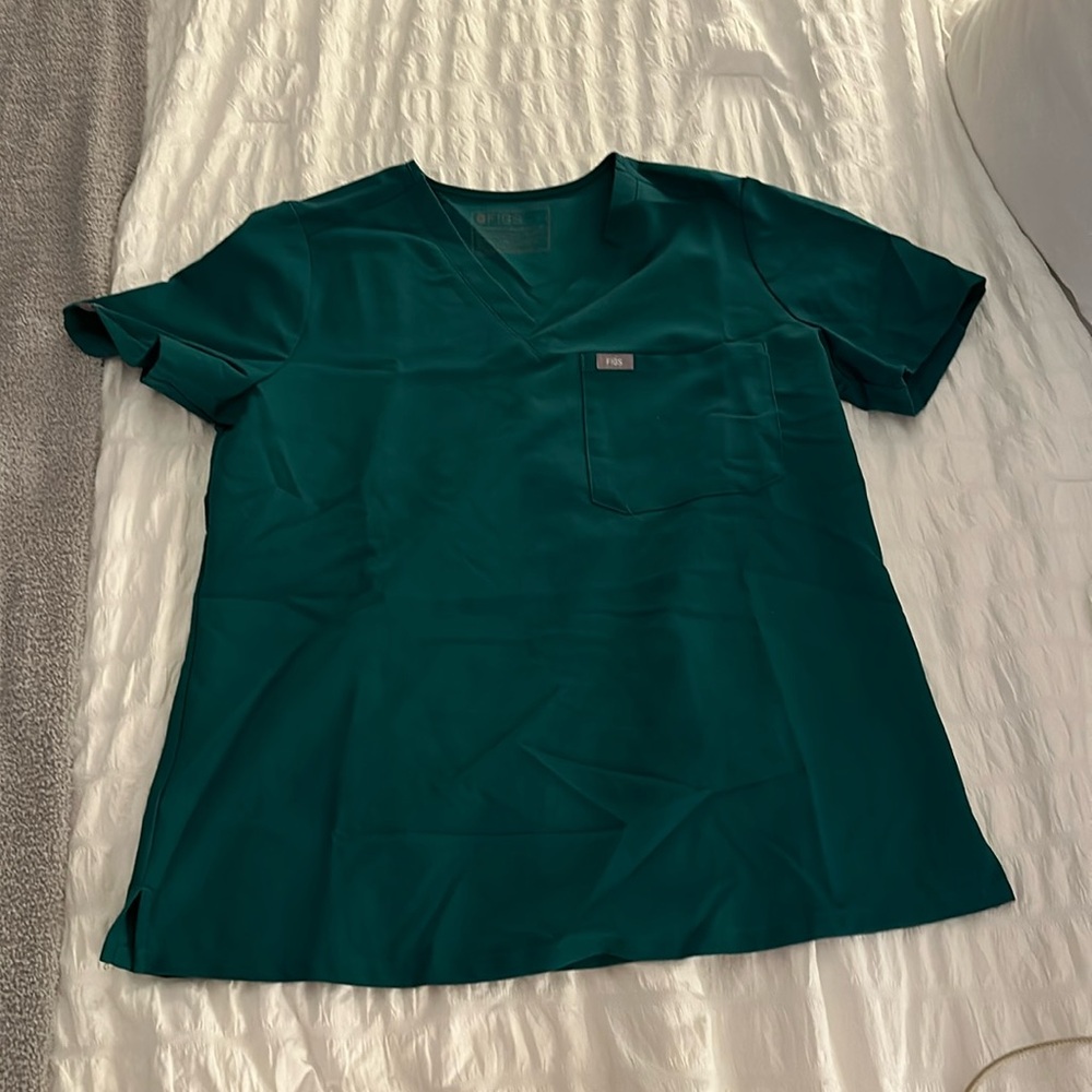 FIGS CATARINA SCRUB TOP